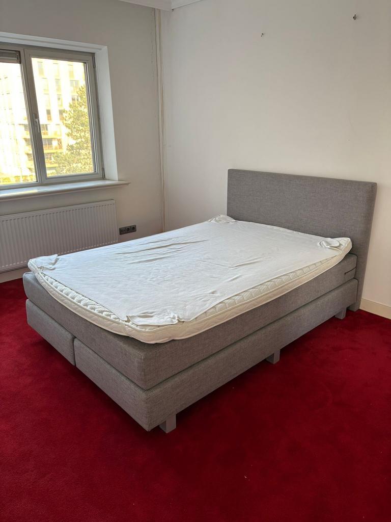 Boxpring 140x200 GRATIS ZATERDAG 11:00-13:00