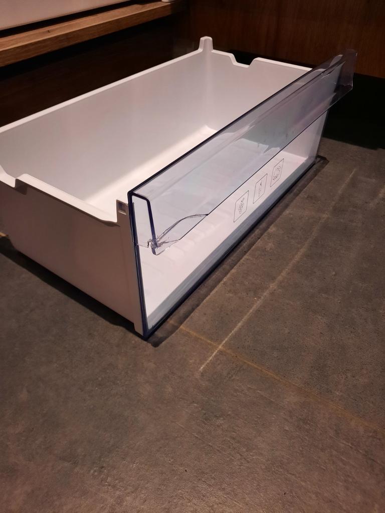 Gezocht: Onderste lade BSSA315K3SN