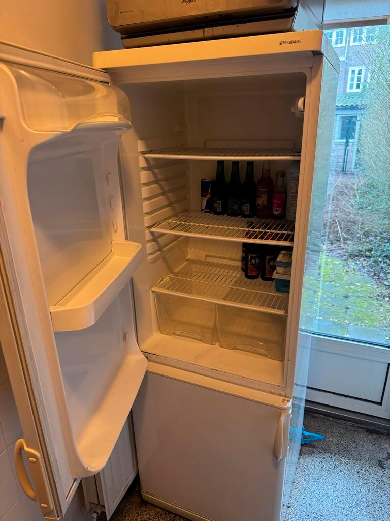 Gratis Koelkast met Vriesvak - Ophalen!