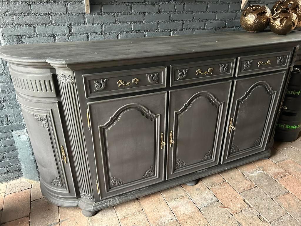 Mooie Eikenkast met deuren en lades