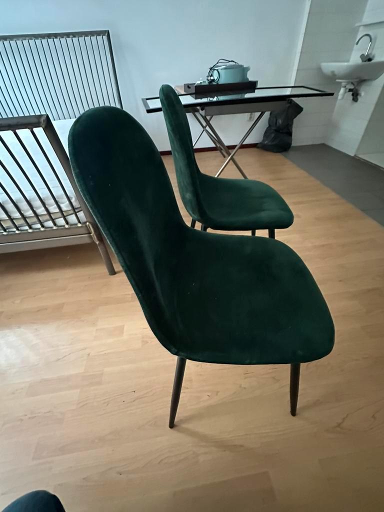 Groene stoelen - gratis af te halen