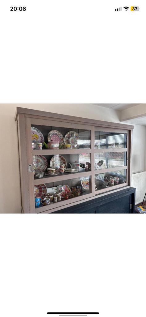 Gratis Buffetkast met glas/hout schuifdeuren