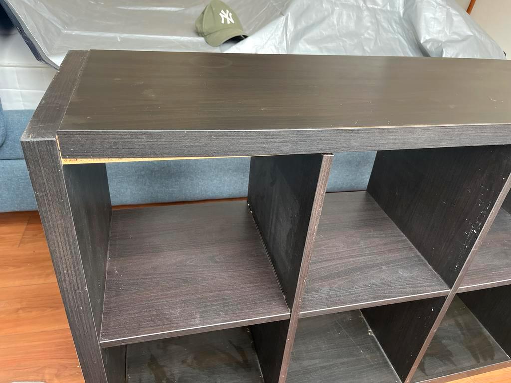 Zwarte IKEA vakken kast