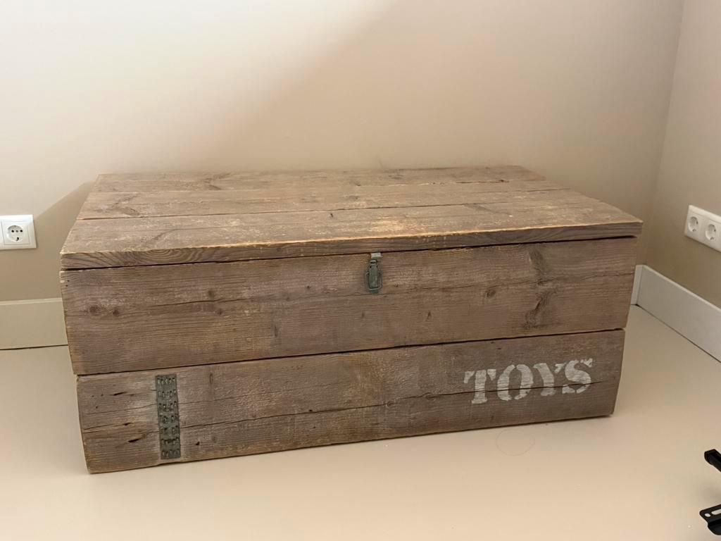 Speelgoed kist GRATIS