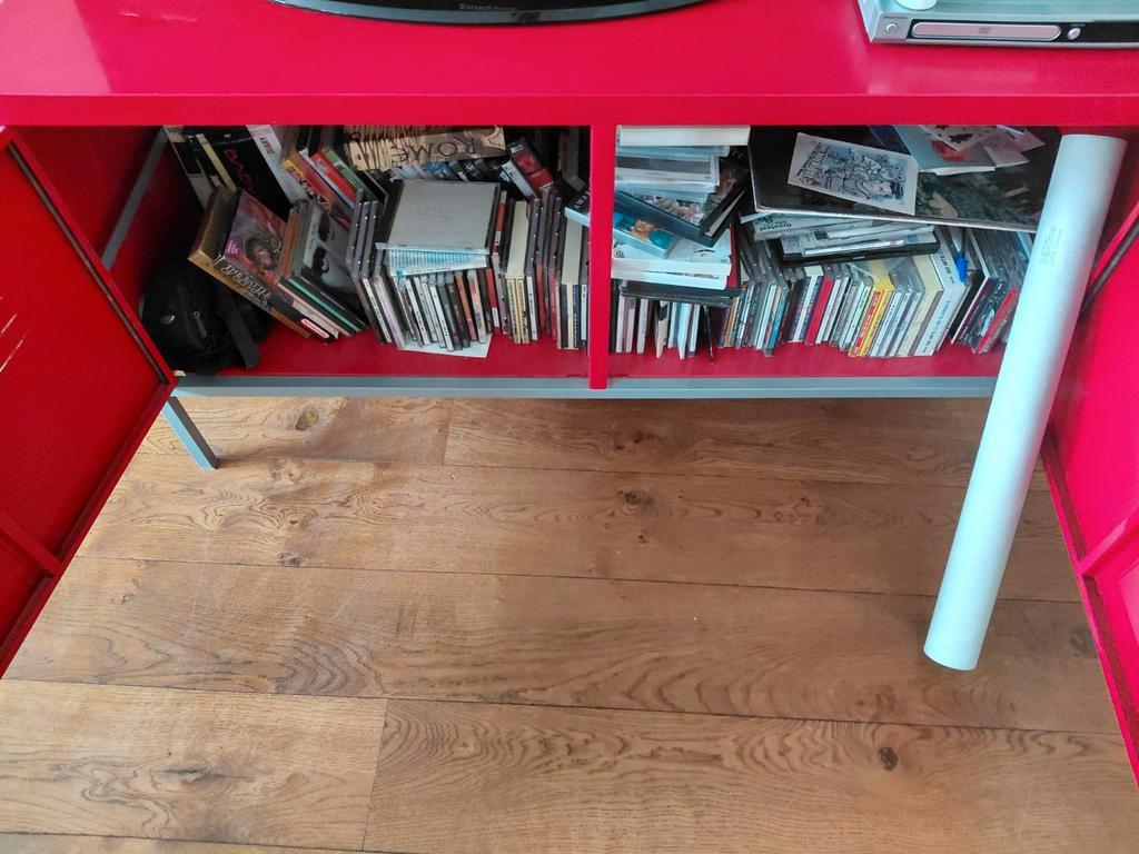 GRATIs Rode IKEA PS Lockerkast