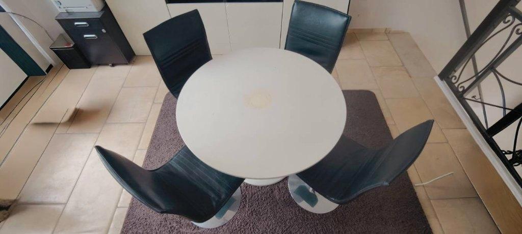 Ikea Docksta tafel + 4 stoelen , Gratis!