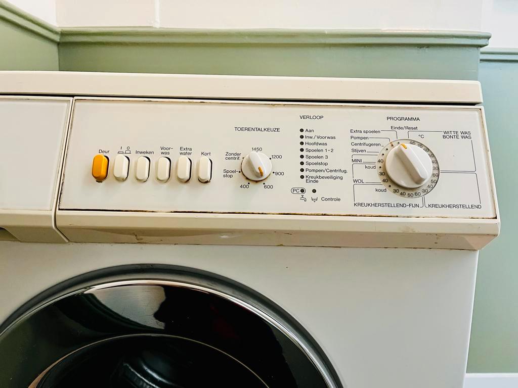 Miele Novotronic W 825 Wasmachine - gratis