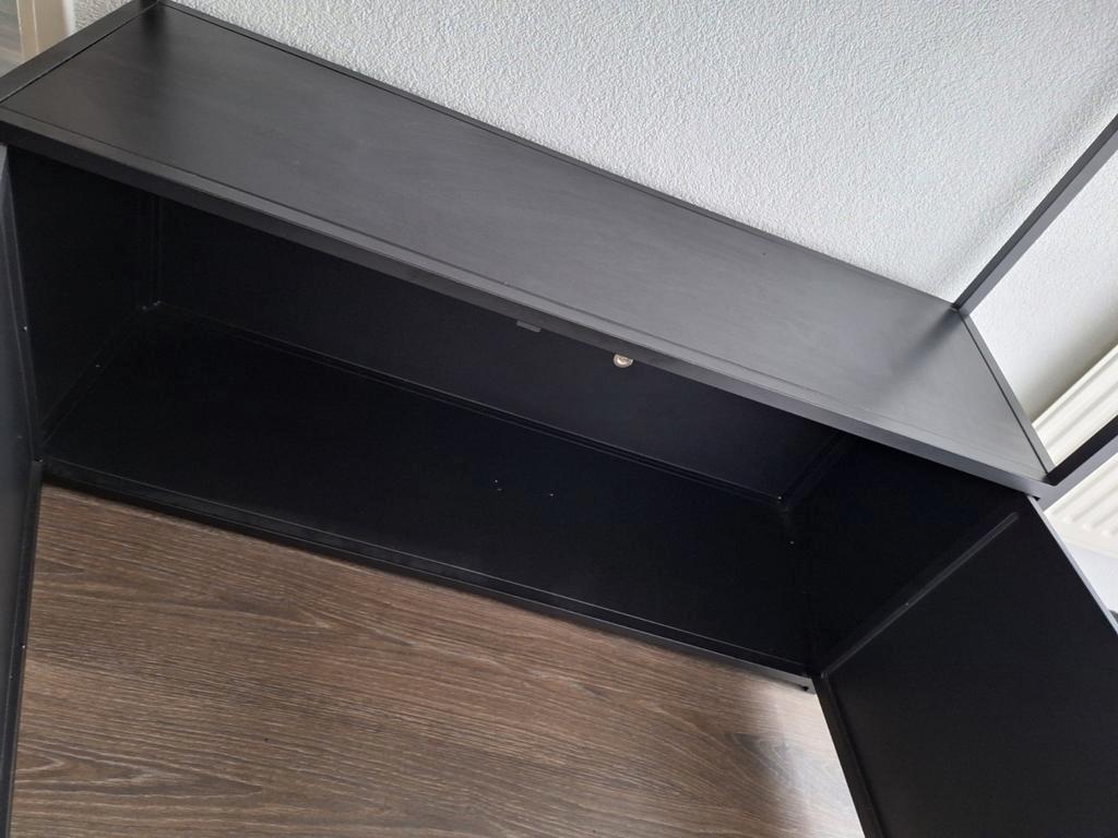 Leuk, simpel zwarte kastje