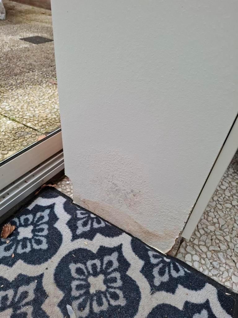 Gratis af te halen: 3 IKEA Billy kasten (beschadigd)