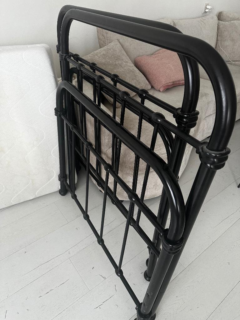 Twee 1persoons bedden