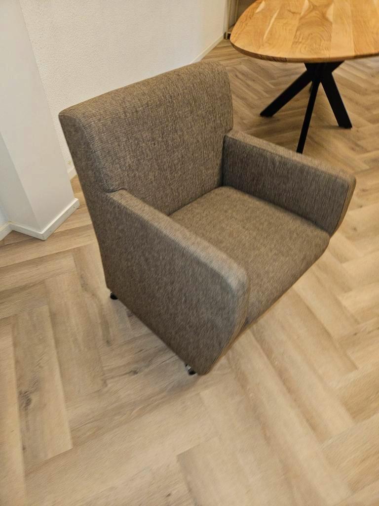 4 stoelen van goossens GRATIS