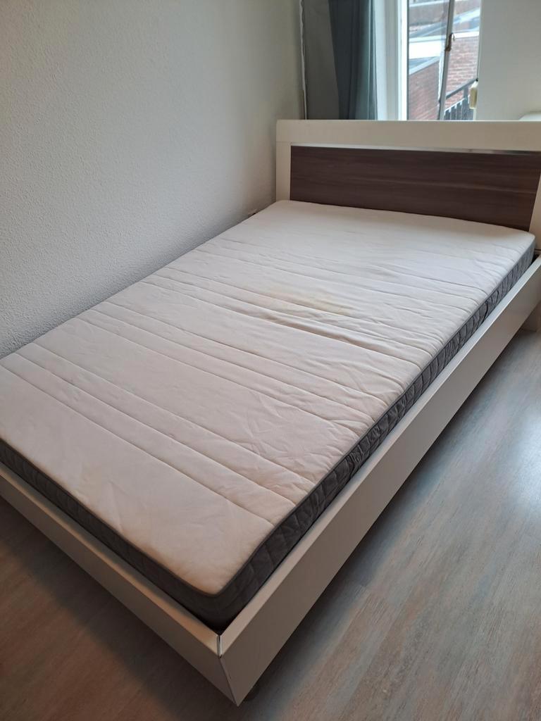 Matras 140 bij 200 cm