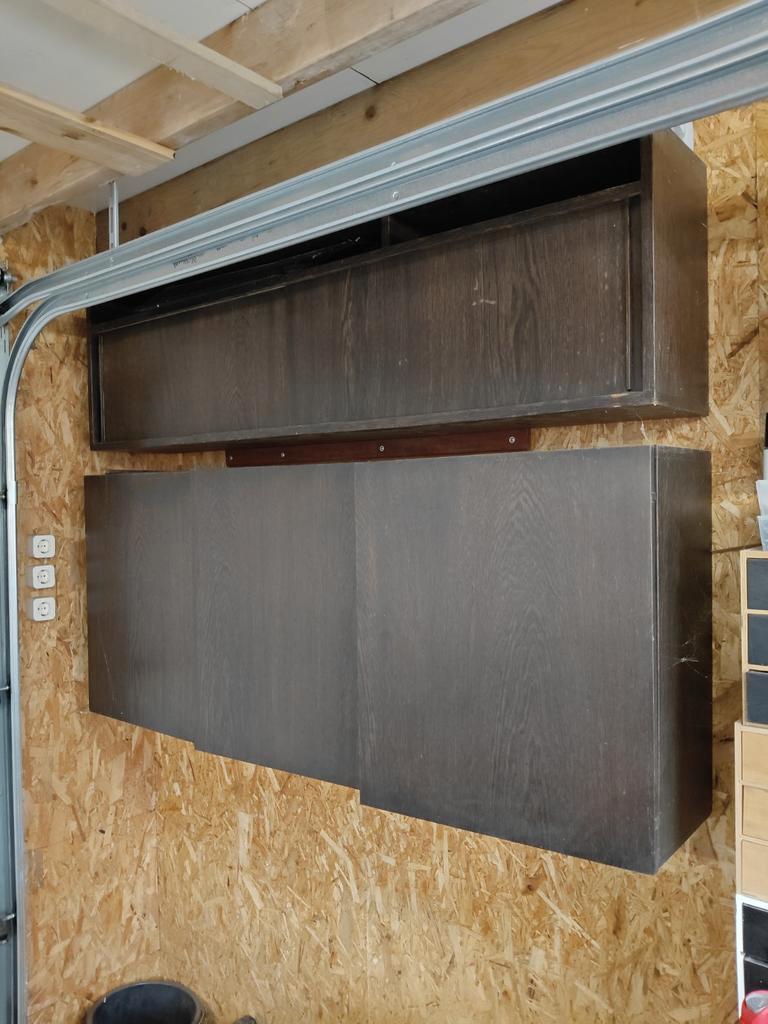 Gratis hangkasten voor schuur