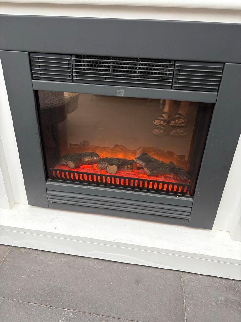 Gratis Electrische haard met schouw vandaag ophalen