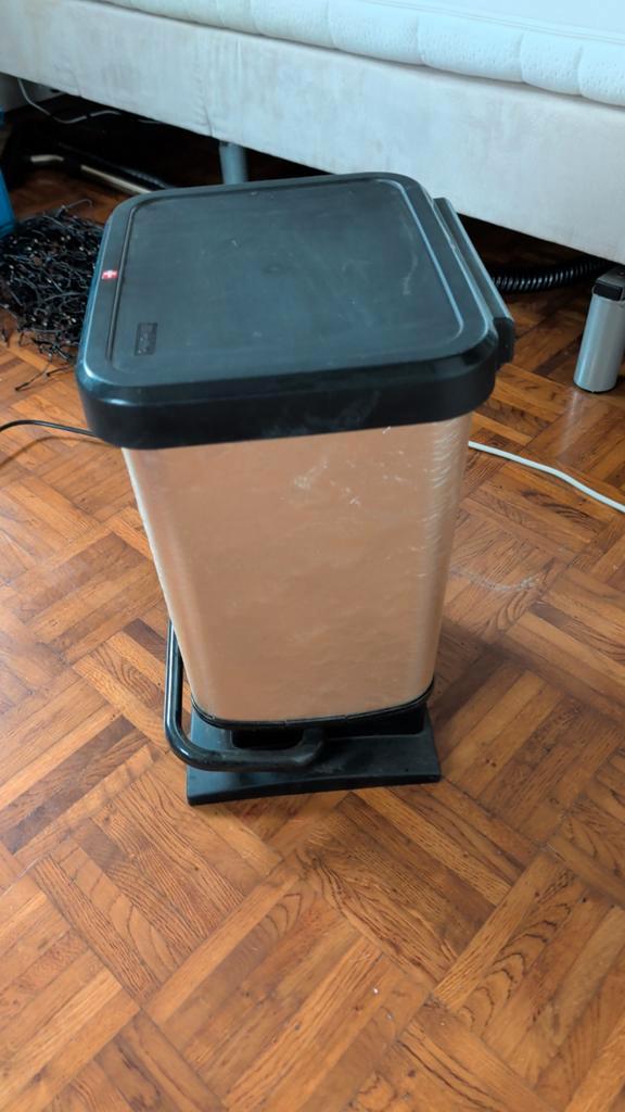 Gratis Rotha Vuilnisbak - Praktisch en Netjes!