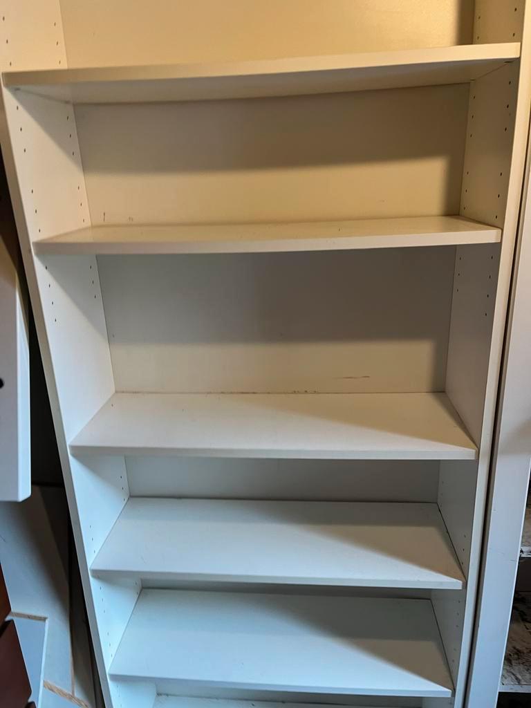 Gratis witte IKEA Billy boekenkast