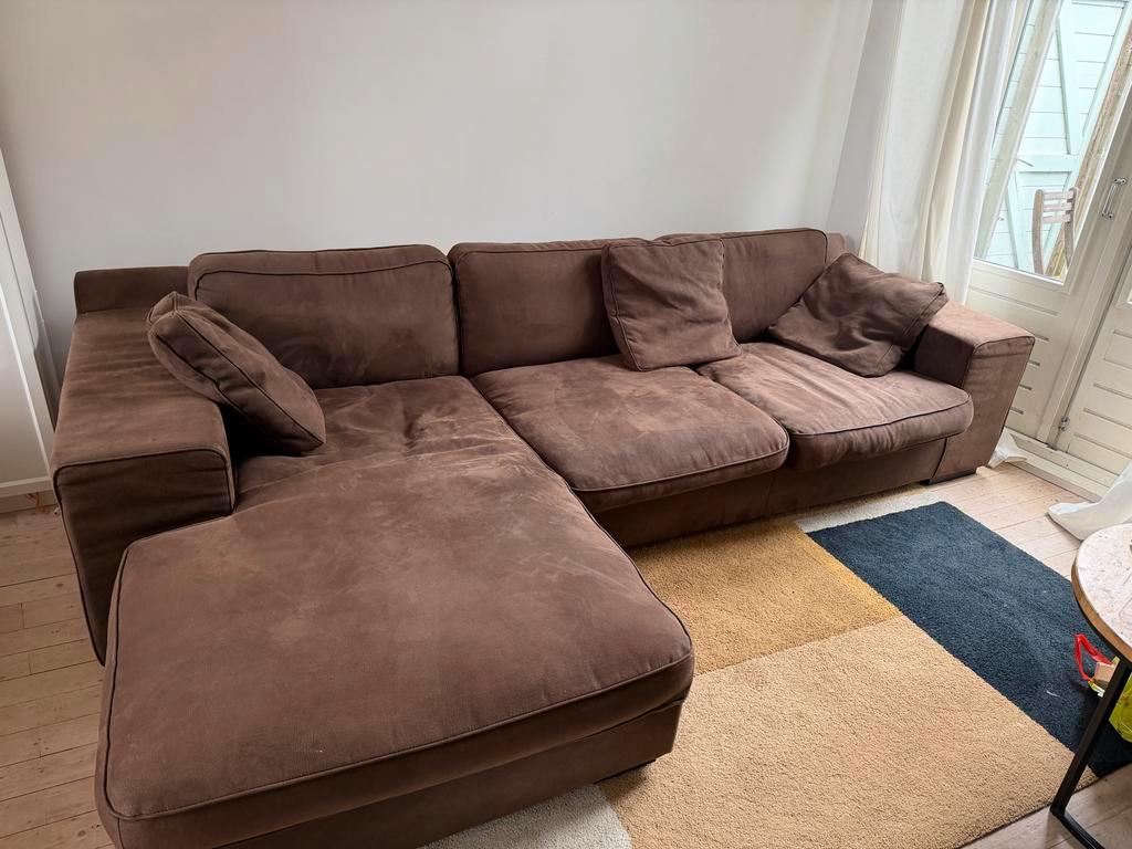 Suede bruine bank (gratis op te halen!)
