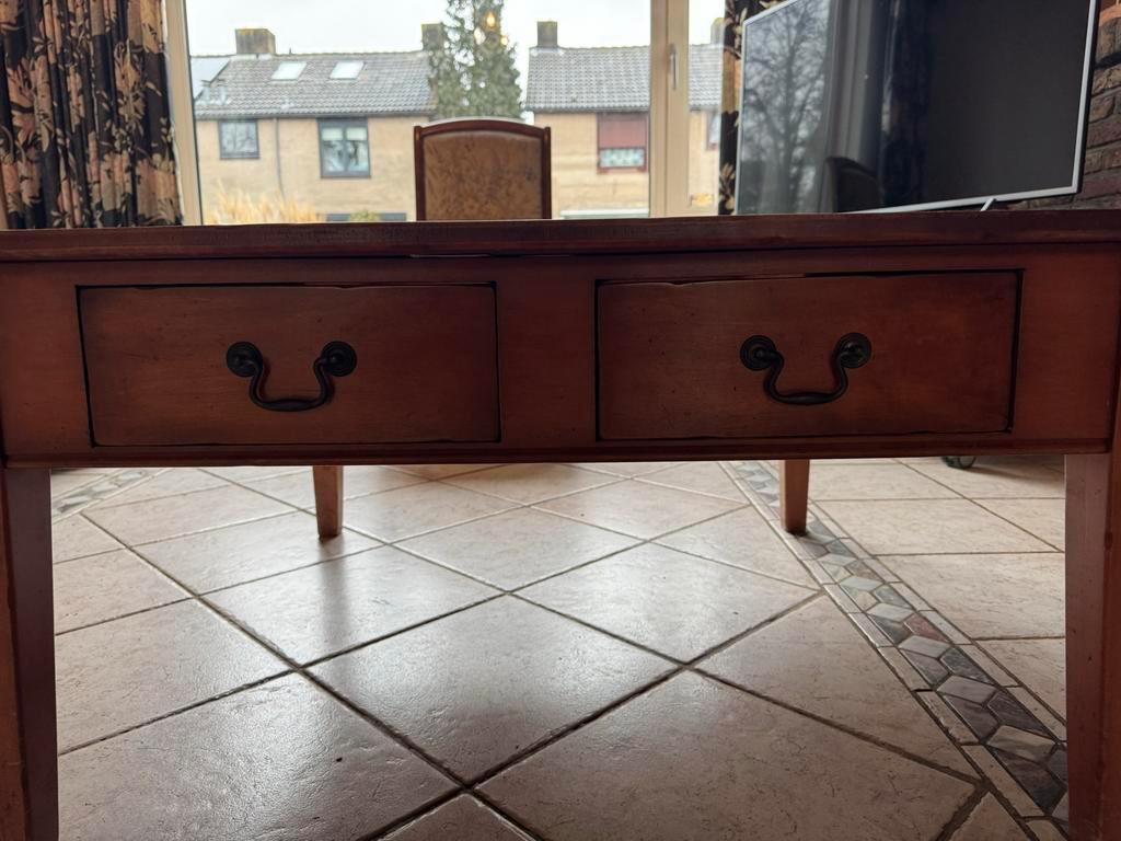 Houten salontafel met lades