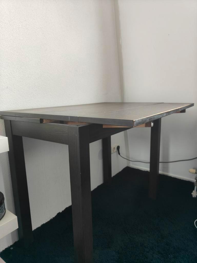 Uitklapbaar bureau - ruimtebesparend en handig!