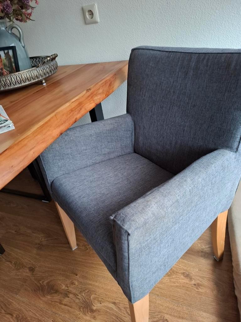 Eettafelstoelen 4x gratis