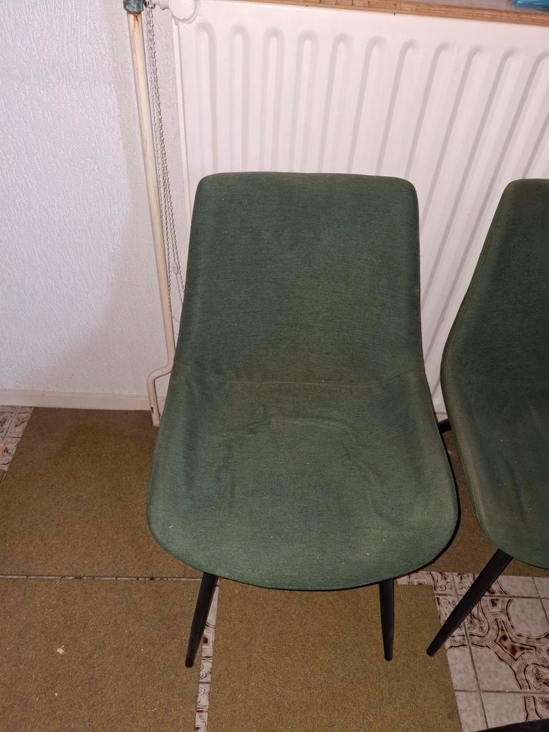 Groene stoelen gratis af te halen