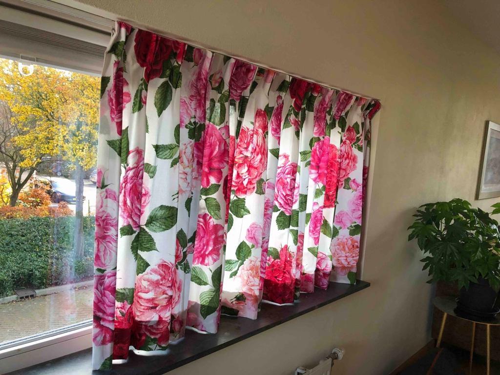 Bloemen gordijnen 3,5m br x 1m hoogte