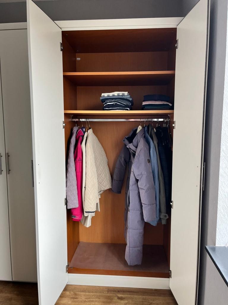 Gratis af te halen: Kledingkast