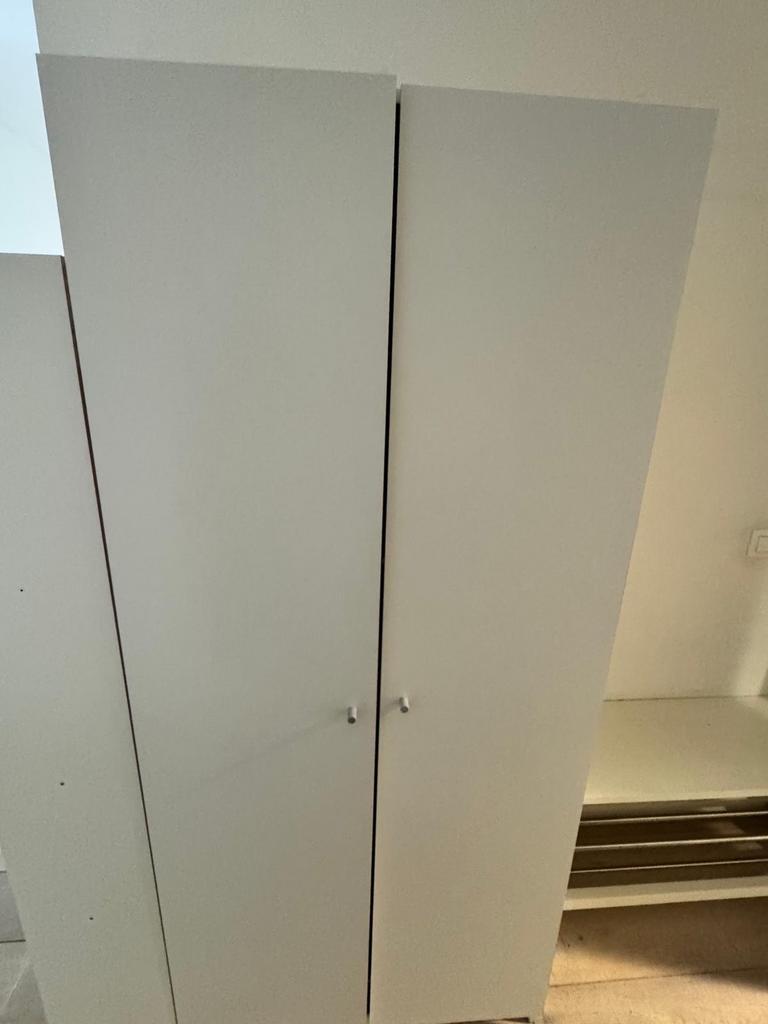 Kledingkast met hangruimte en plank