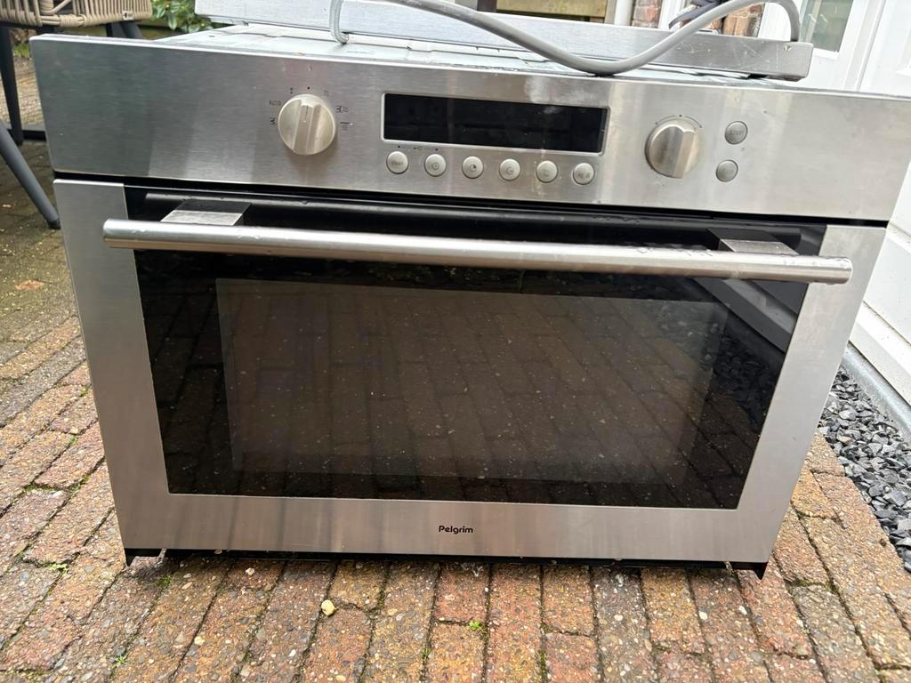 Gratis oven (met magnetron functie)