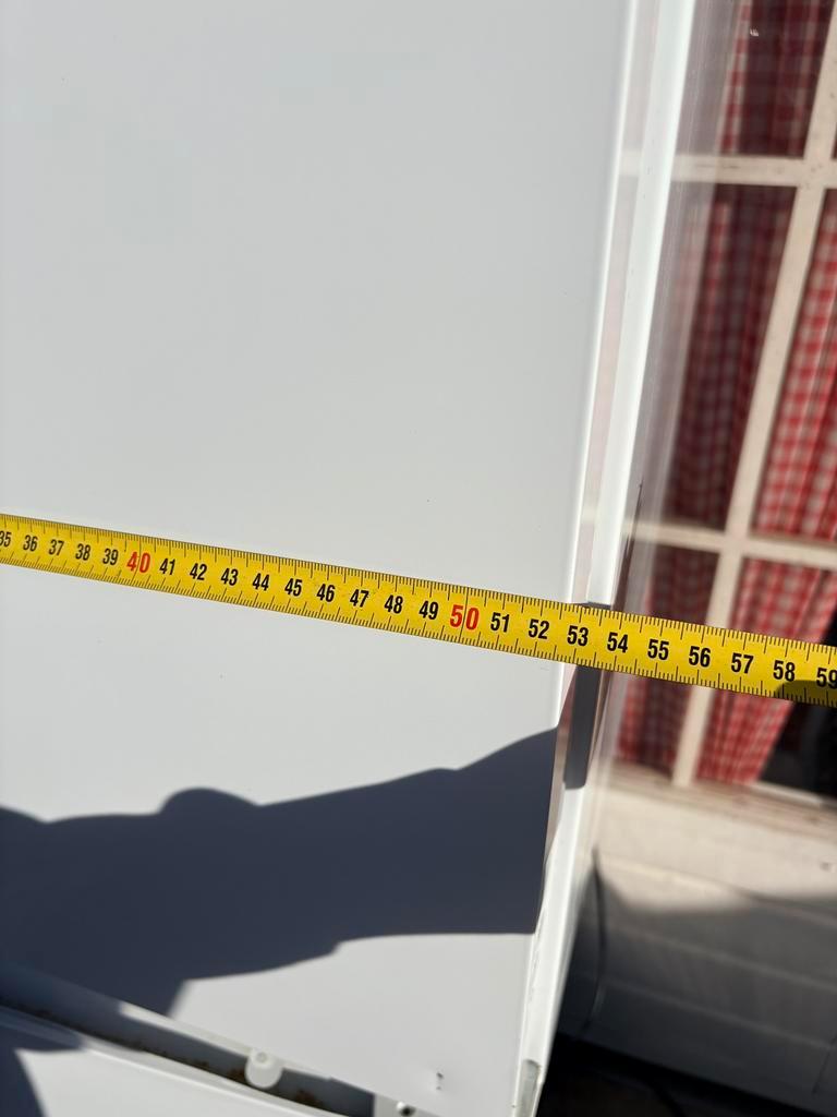 Koelkast en vriezer Inbouw (ouder maar gratis af te halen)