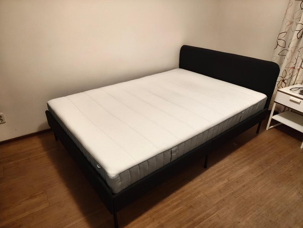 GRATIS Ikea bed en matras