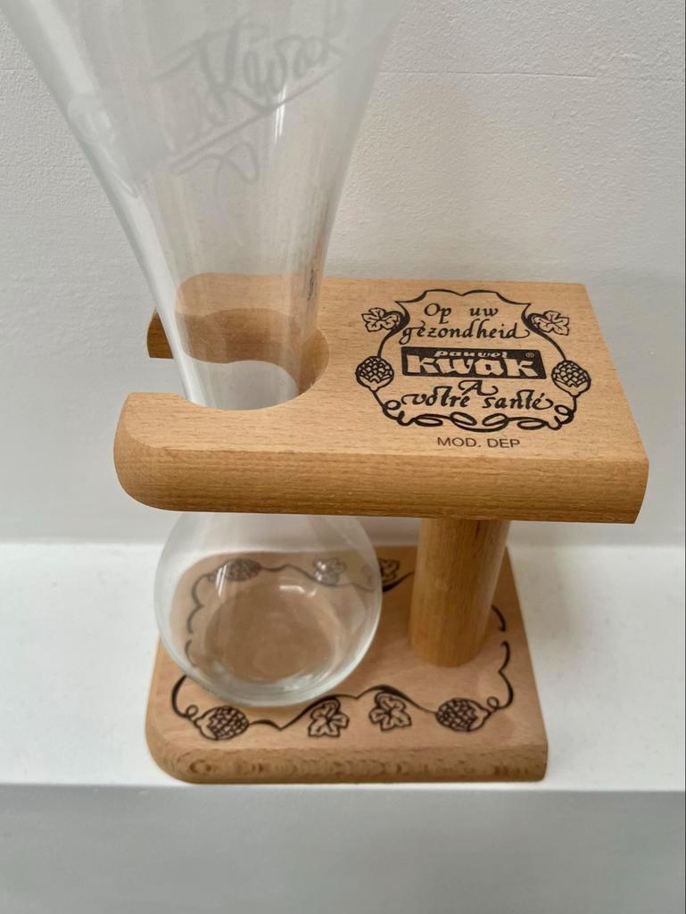 Pauwel Kwak glas met houten standaard