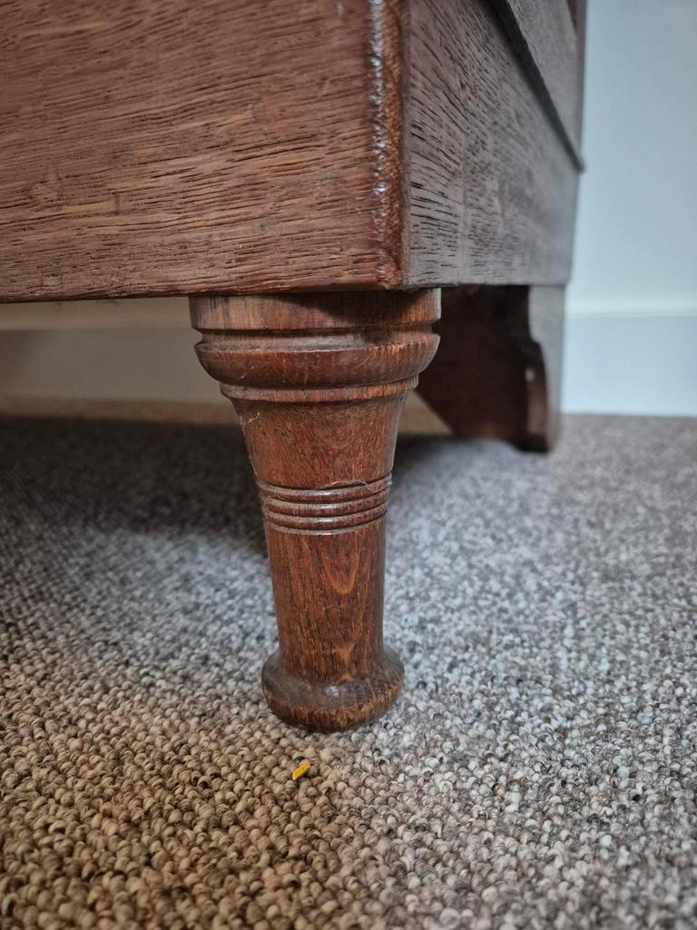 Oud kastje met golvend glas - gratis af te halen