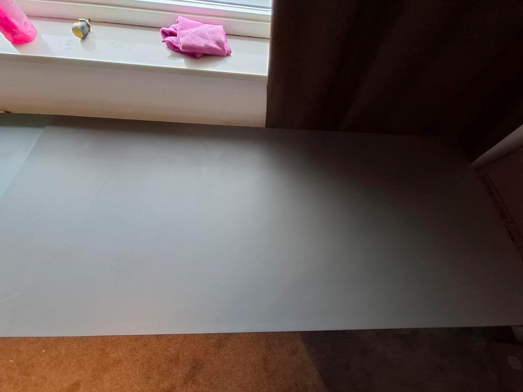 GRATIS 2x IKEA bureau 2x140cm lang.