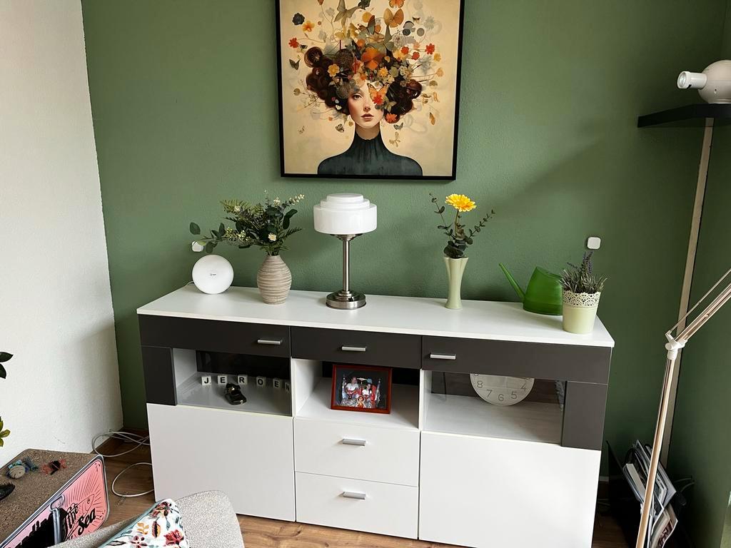 Gratis dressoir met LED verlichting - zelf demonteren