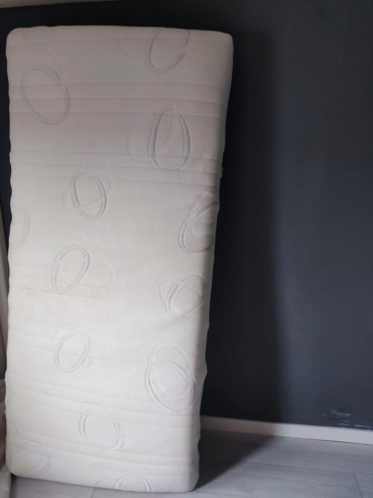 2x Verstelbare Lattenbodem + 2 Matrassen - Gratis!