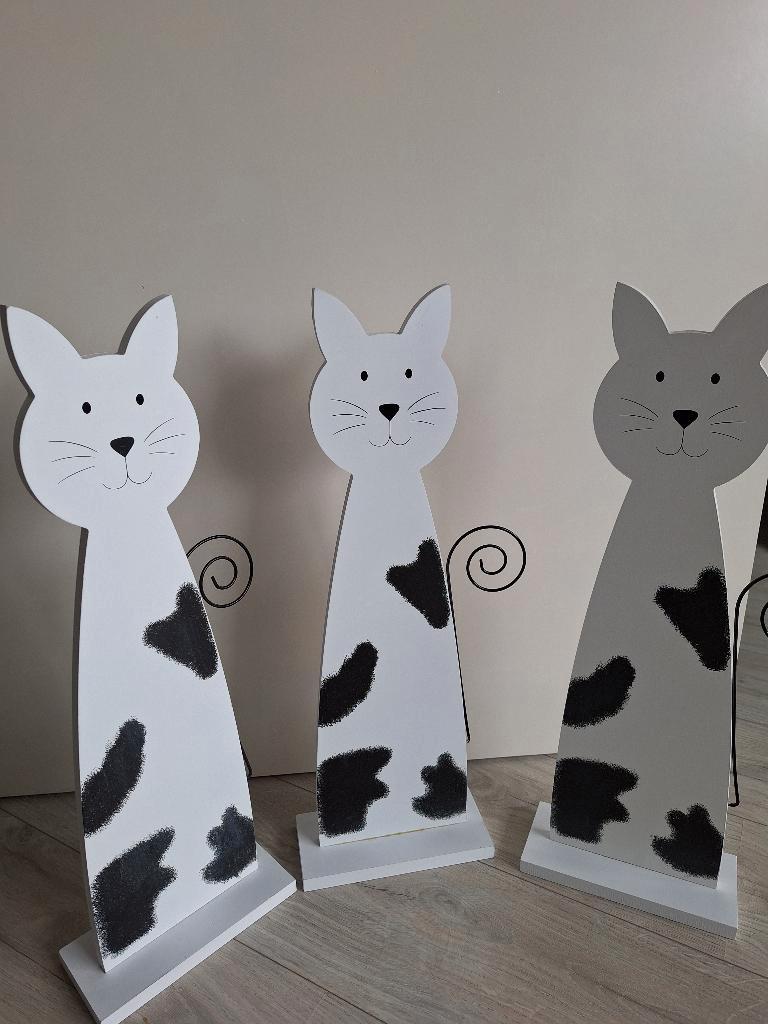 3 houten katten hoogte 55cm breedte 20cm
