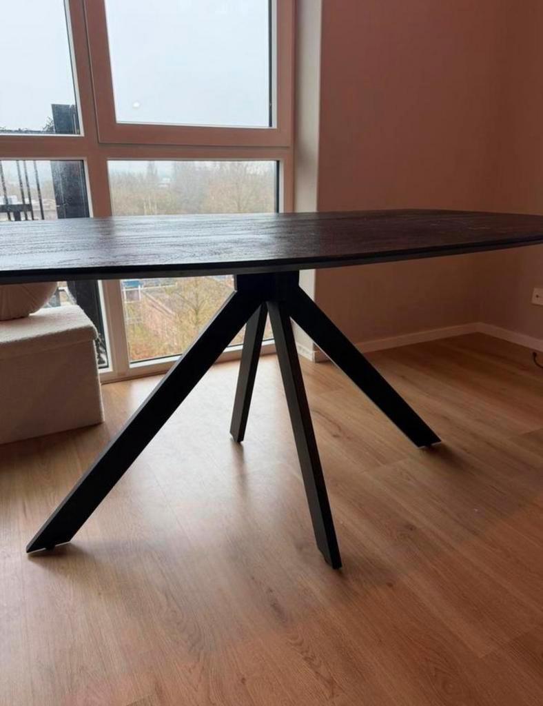 Gratis ophalen tafel Gigameubel