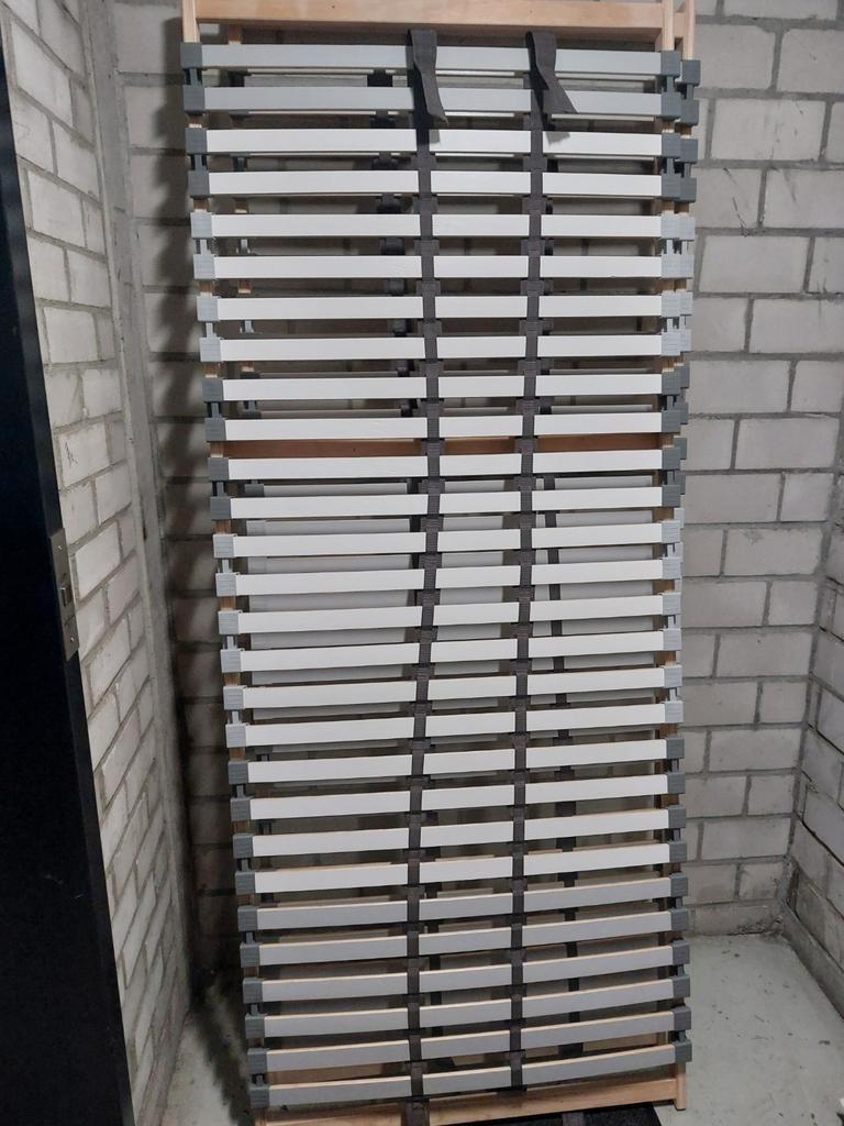 2 Simpele Ikea Lattenbodems 80x200 - Gratis Af te Halen