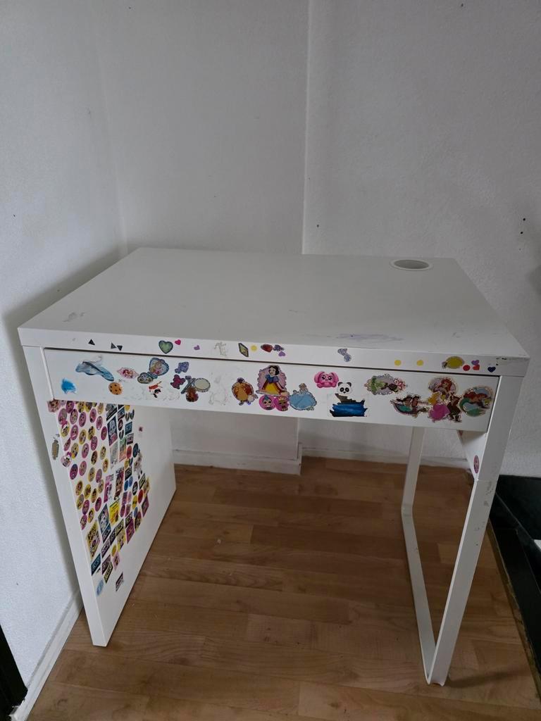 Ikea bureau  - gratis af te halen!