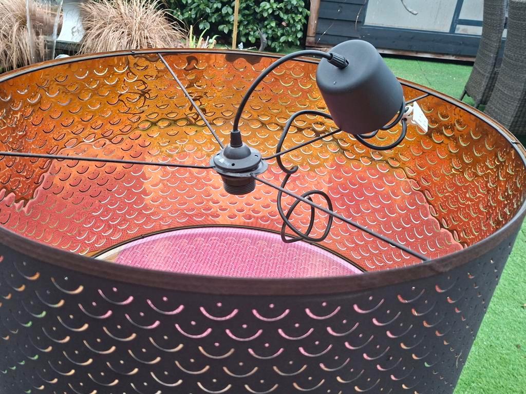 Mooie lampenkap met patroon. Drie stuks.