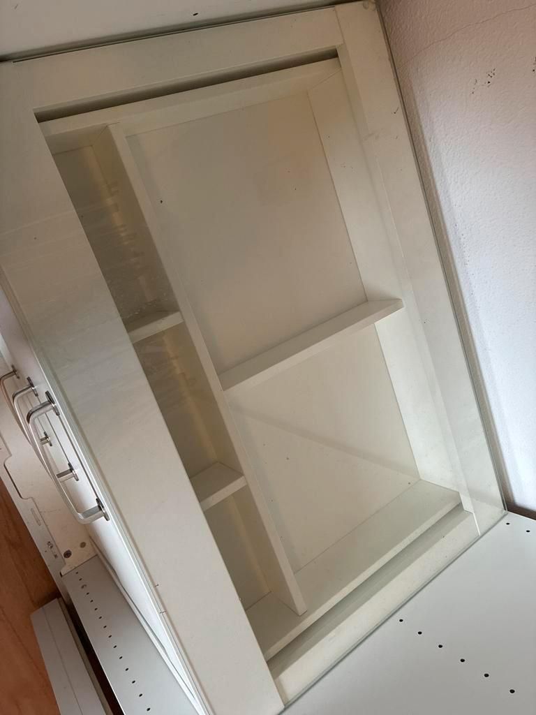 Gratis grote kledingkast (zelf demonteren)