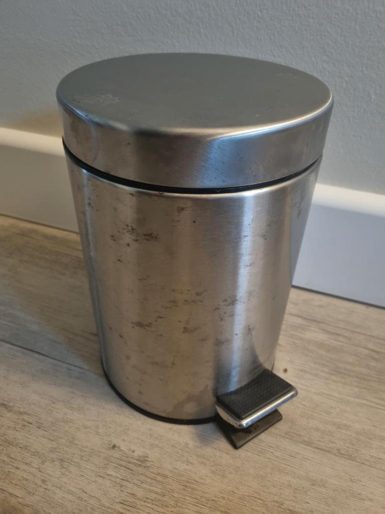 Kleine RVS Voetpedaalemmer - gratis
