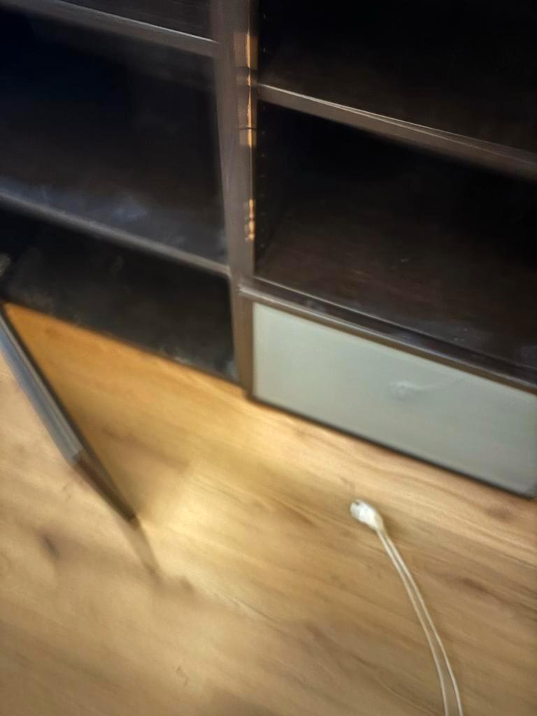 GRATIS IKEA Zwarte kast met glazen deuren