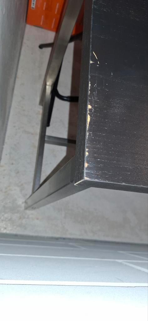 Zwarte tafel met 6 klapkrukken - gratis af te halen