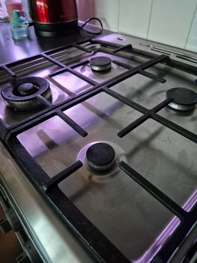 Gratis deels werkende Inventum oven, zie info