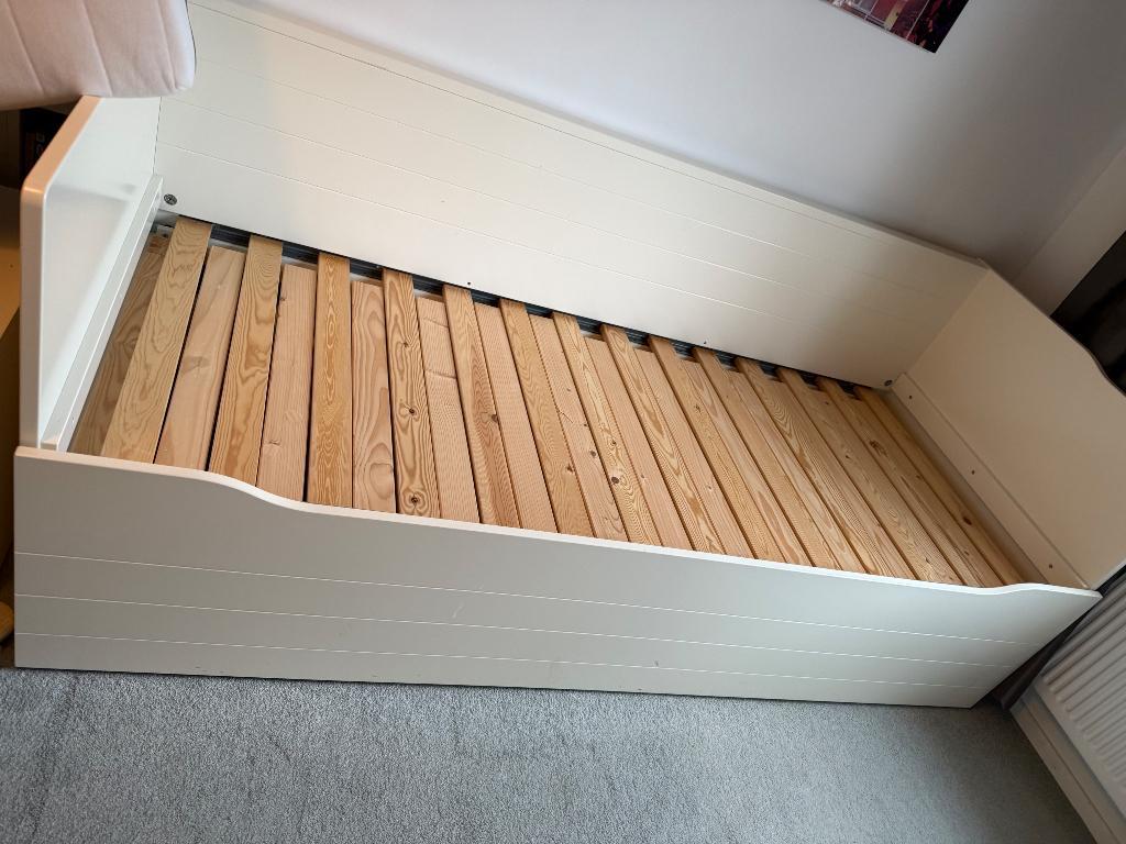 Uitschuifbare 2 persoons bedbank IKEA met lades