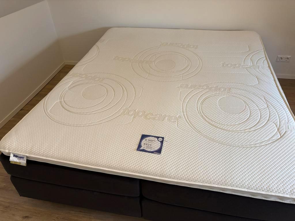 Avek Boxspring 180x210 met Topper - Gratis Af te Halen!