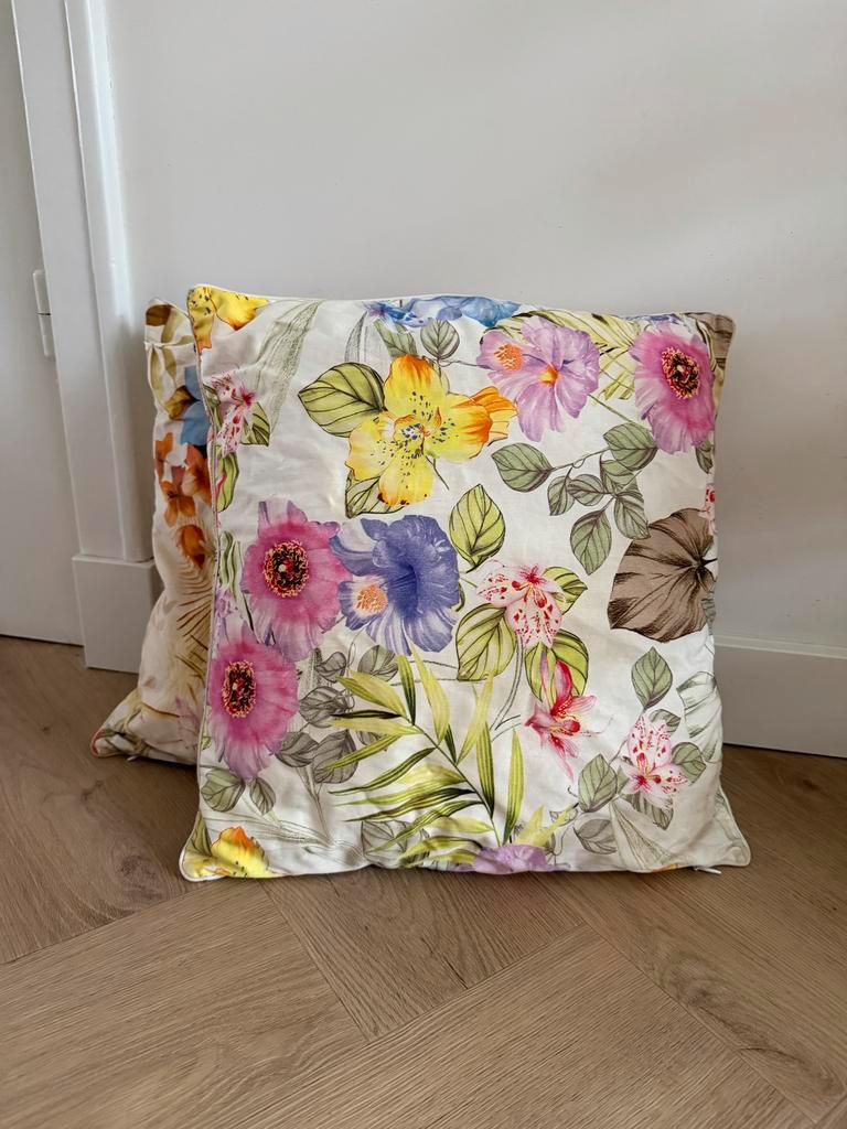 Decoratieve kussens met bloemenprint - Zo goed als nieuw
