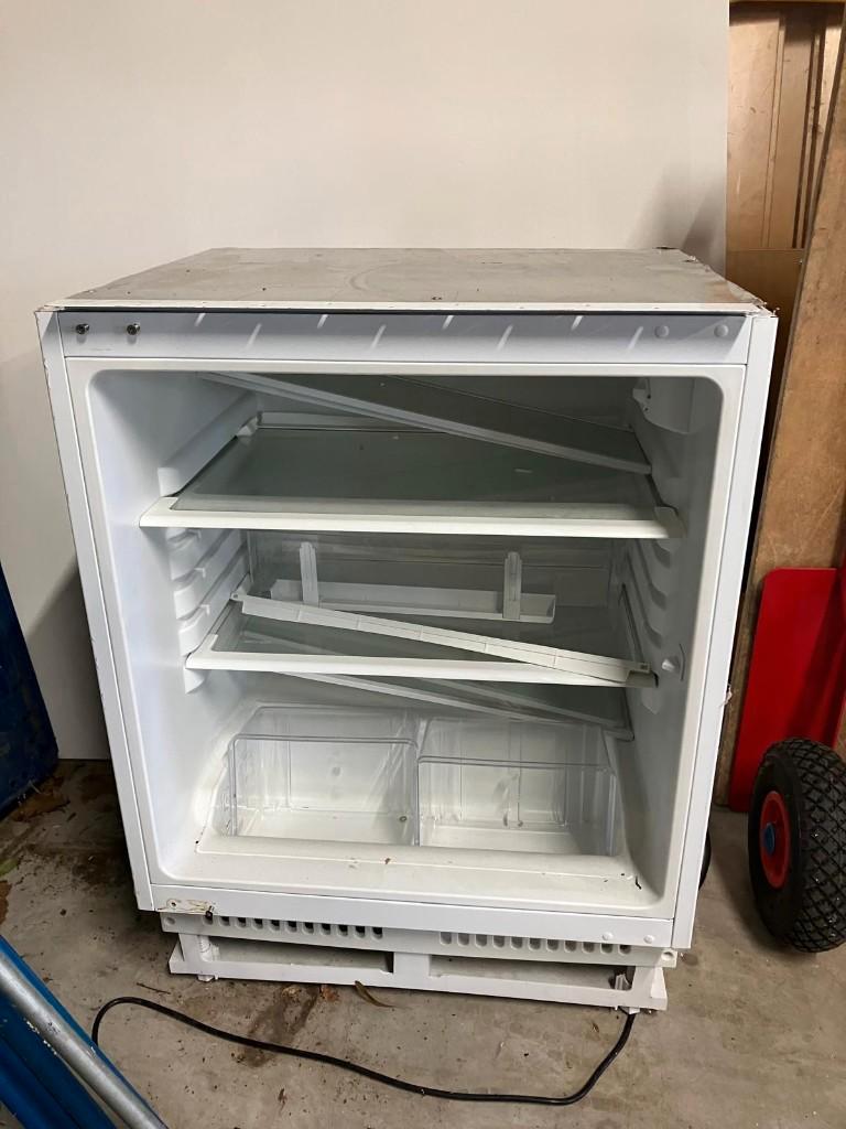 Koelkast zonder deur gratis afhaal